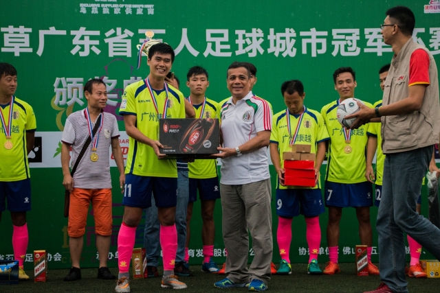 浓眉36+15+8里夫斯26+16 国王遭湖人四杀6连败